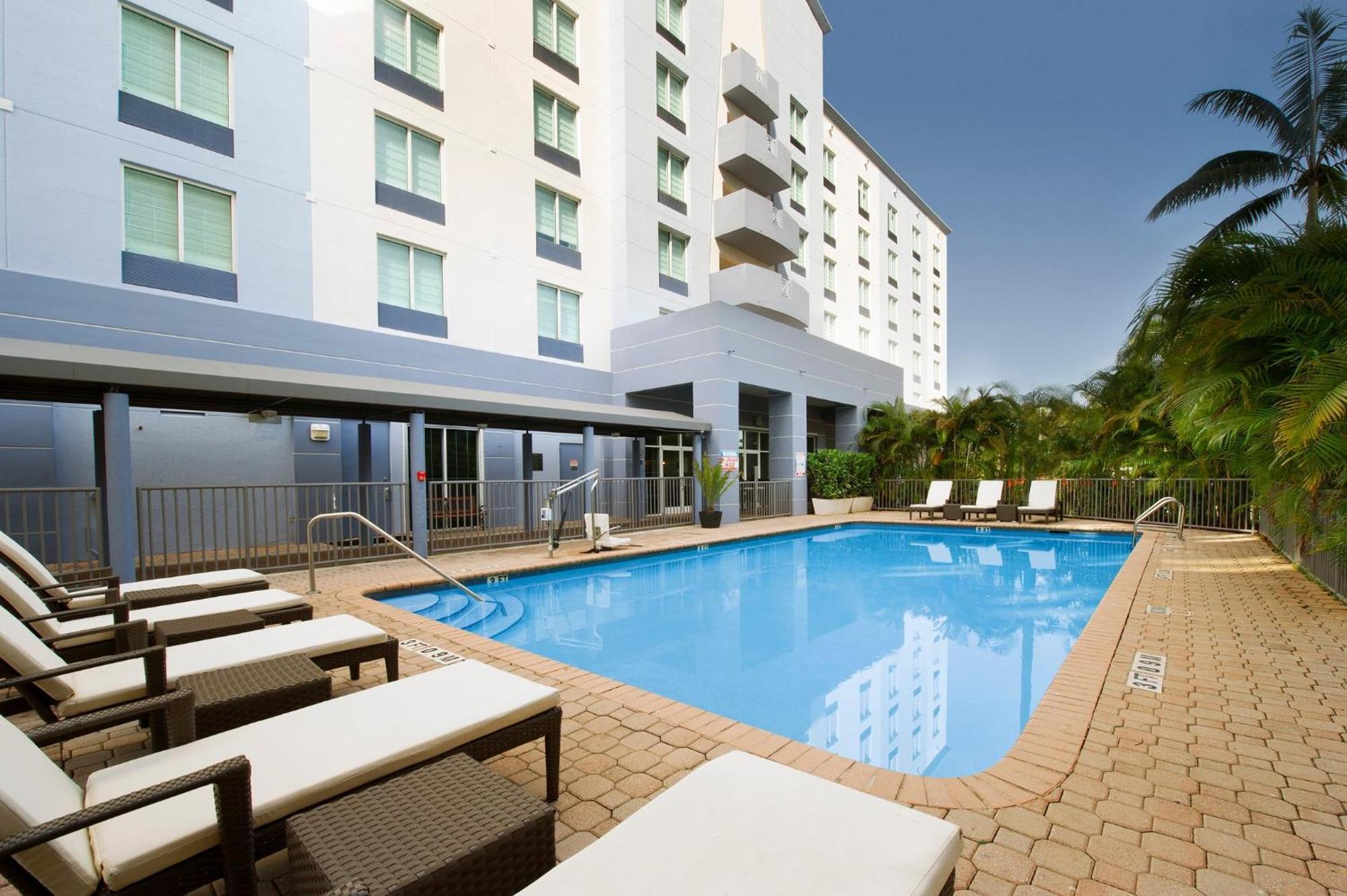 Holiday Inn Miami-Doral Area By Ihg Exterior foto